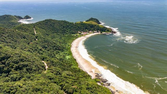 La frontière Guyane-Brésil : de Saint-Georges à Oiapoque La frontière Guyane-Brésil : de Saint-Georges à Oiapoque